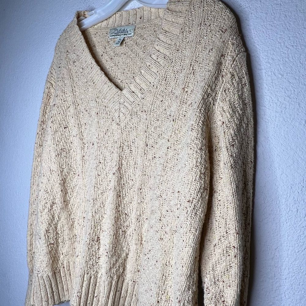 Cabela's Sweater - Picture 5 of 9
